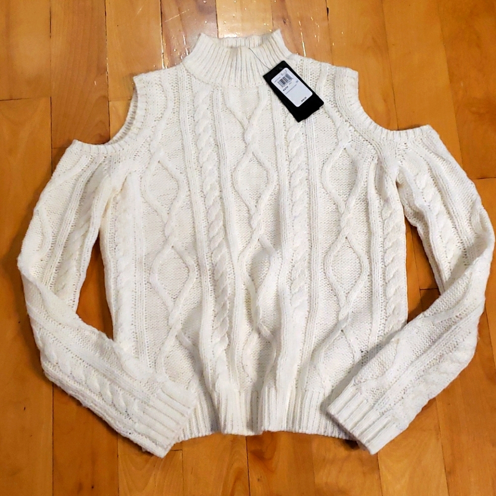 ❄Guess ..  off white Sweater ❄